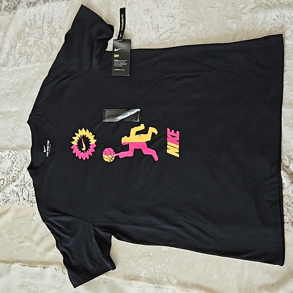 Nike Graphic Dri-Fit Tee - Medium